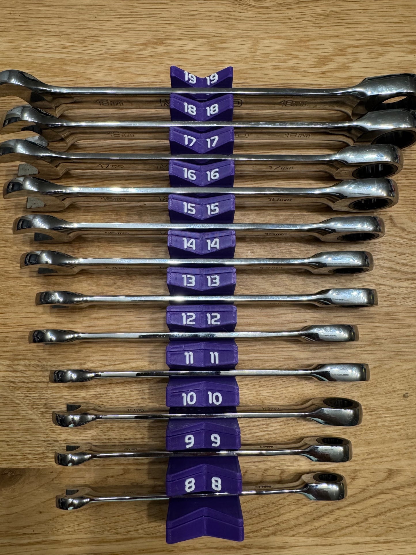 V-Style Moduler Wrench Organizers with Integrated Magents