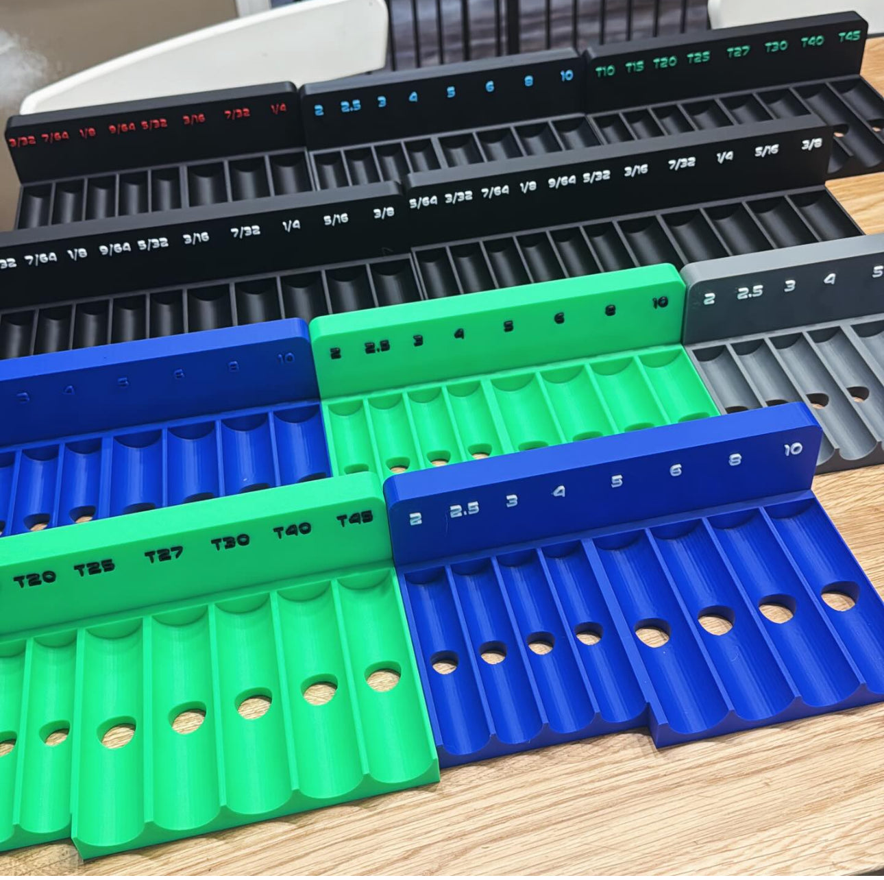 Icon S.A.E T-Handle Magnetic Organizer